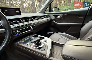 Внедорожник / Кроссовер Audi Q7 2019 в 