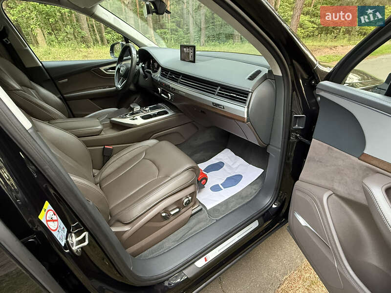 Внедорожник / Кроссовер Audi Q7 2019 в Киеве