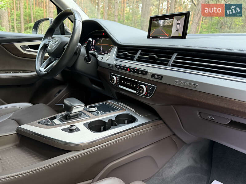 Внедорожник / Кроссовер Audi Q7 2019 в Киеве