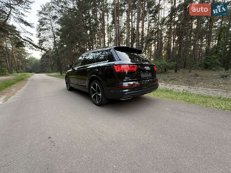 Внедорожник / Кроссовер Audi Q7 2019 в Киеве