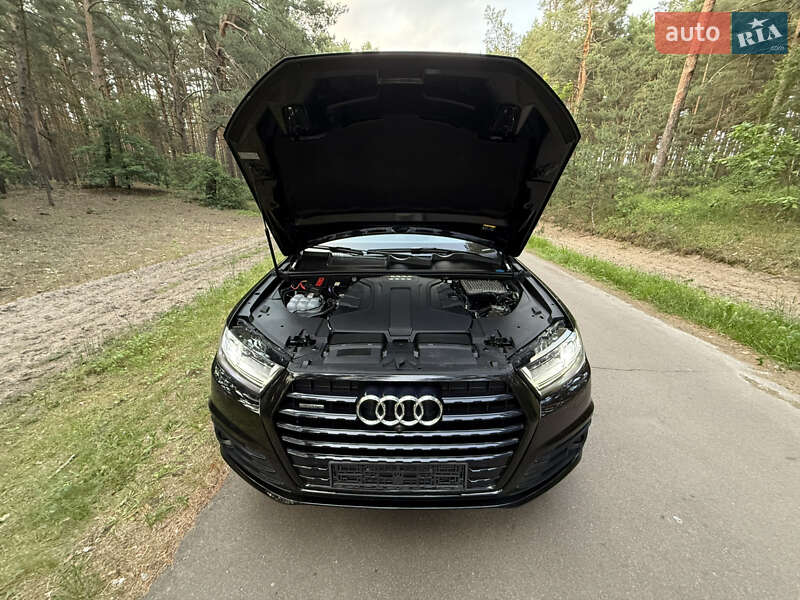 Внедорожник / Кроссовер Audi Q7 2019 в Киеве