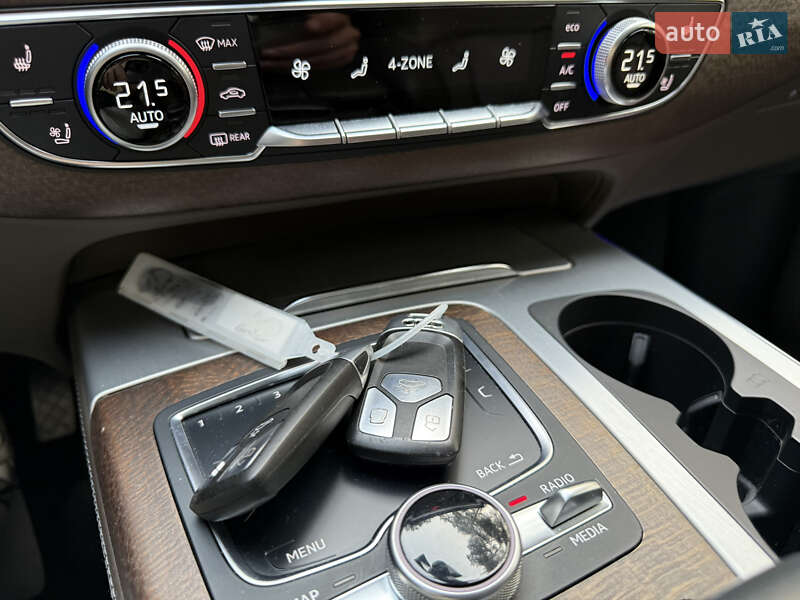 Внедорожник / Кроссовер Audi Q7 2019 в Киеве