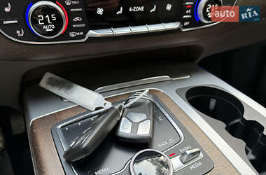 Внедорожник / Кроссовер Audi Q7 2019 в 