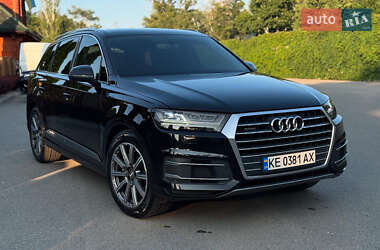 Внедорожник / Кроссовер Audi Q7 2015 в 