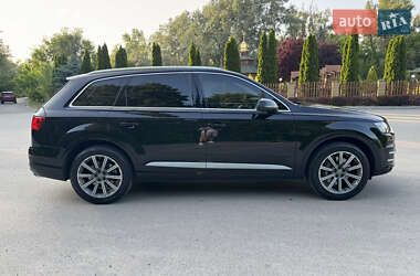 Внедорожник / Кроссовер Audi Q7 2015 в 