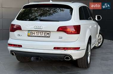 Внедорожник / Кроссовер Audi Q7 2012 в 
