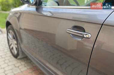 Внедорожник / Кроссовер Audi Q7 2012 в 