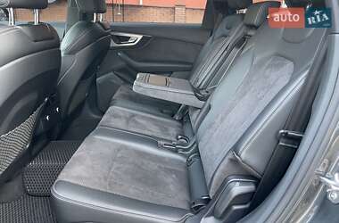 Внедорожник / Кроссовер Audi Q7 2018 в 