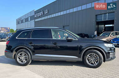 Внедорожник / Кроссовер Audi Q7 2016 в 