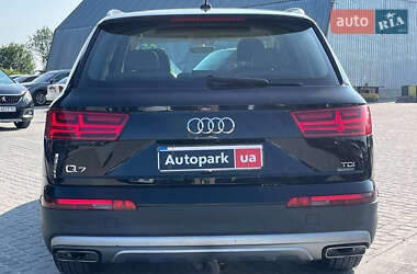 Внедорожник / Кроссовер Audi Q7 2016 в 