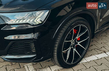 Внедорожник / Кроссовер Audi Q7 2020 в 