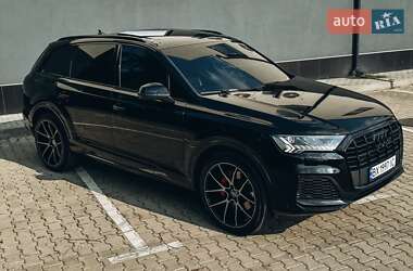 Внедорожник / Кроссовер Audi Q7 2020 в 
