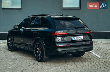 Внедорожник / Кроссовер Audi Q7 2020 в 