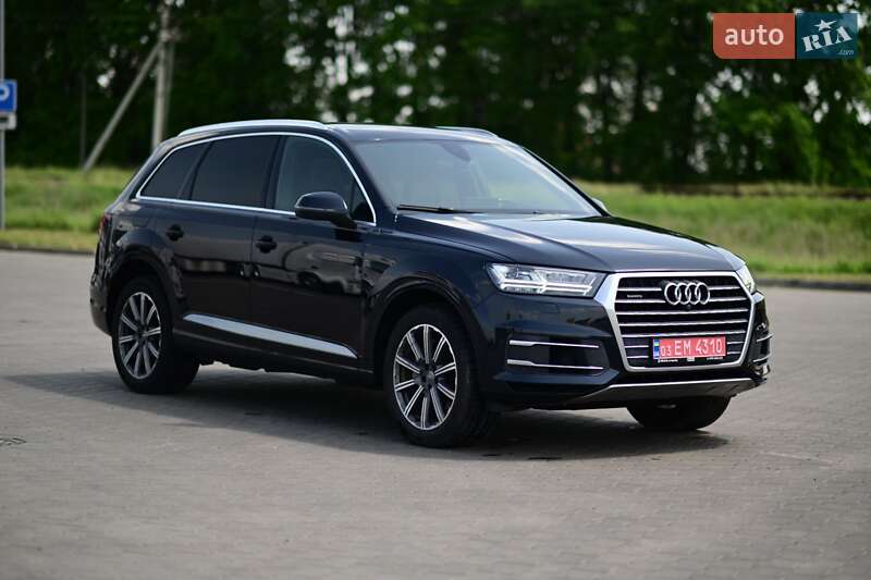 Внедорожник / Кроссовер Audi Q7 2017 в Луцке