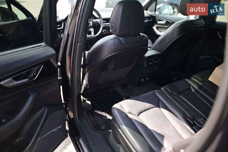 Внедорожник / Кроссовер Audi Q7 2017 в Луцке
