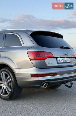 Позашляховик / Кросовер Audi Q7 2010 в 