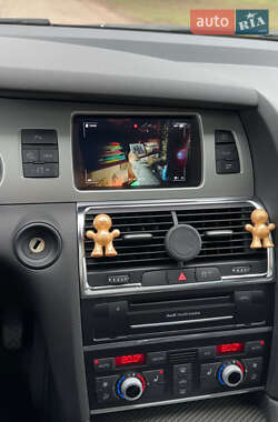 Позашляховик / Кросовер Audi Q7 2010 в 