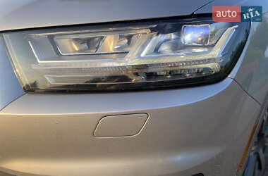 Внедорожник / Кроссовер Audi Q7 2016 в 