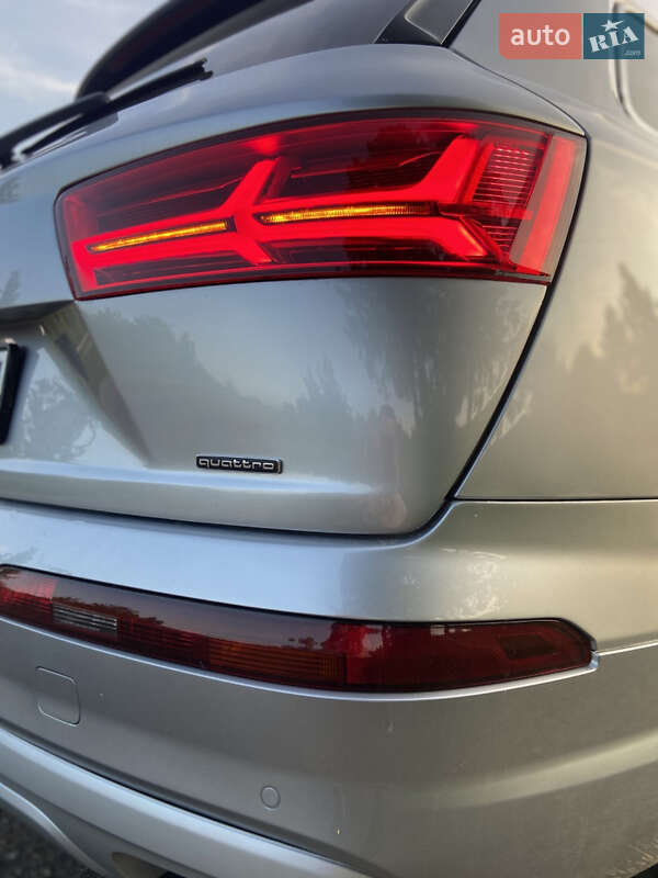 Позашляховик / Кросовер Audi Q7 2016 в Дрогобичі