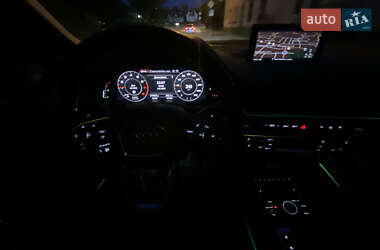 Внедорожник / Кроссовер Audi Q7 2016 в 