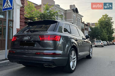 Внедорожник / Кроссовер Audi Q7 2016 в 