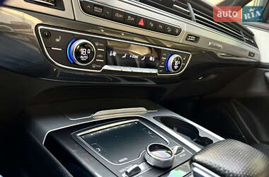 Внедорожник / Кроссовер Audi Q7 2016 в 
