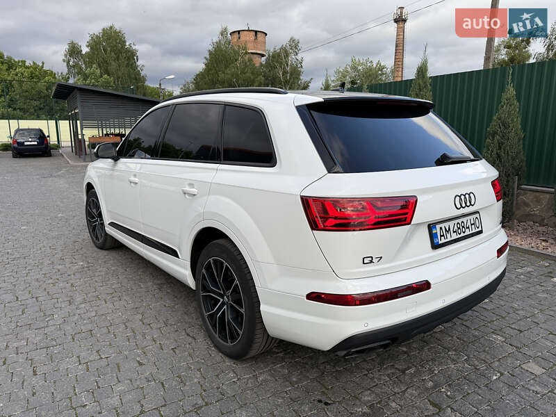 Внедорожник / Кроссовер Audi Q7 2016 в Коростышеве