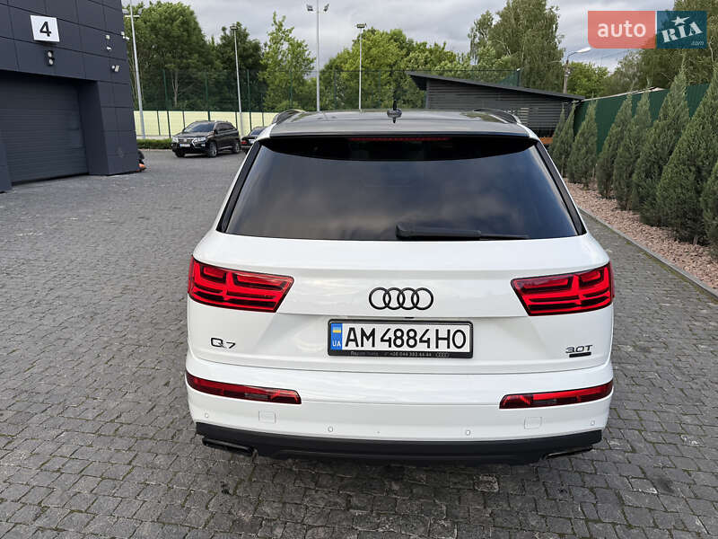 Внедорожник / Кроссовер Audi Q7 2016 в Коростышеве