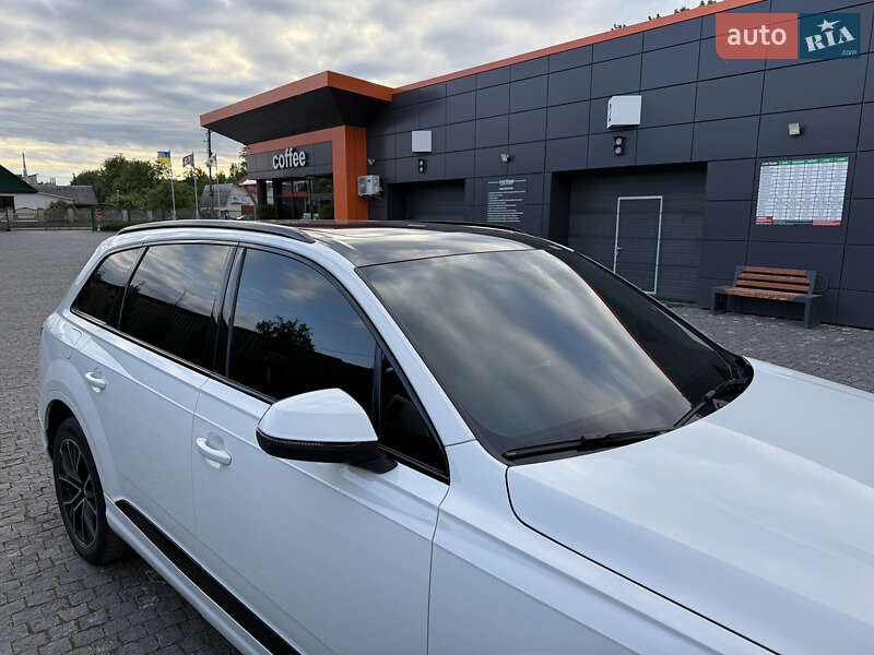 Внедорожник / Кроссовер Audi Q7 2016 в Коростышеве