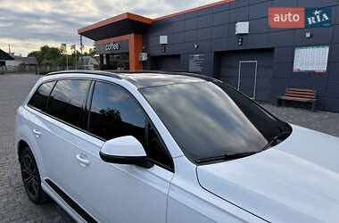 Внедорожник / Кроссовер Audi Q7 2016 в 