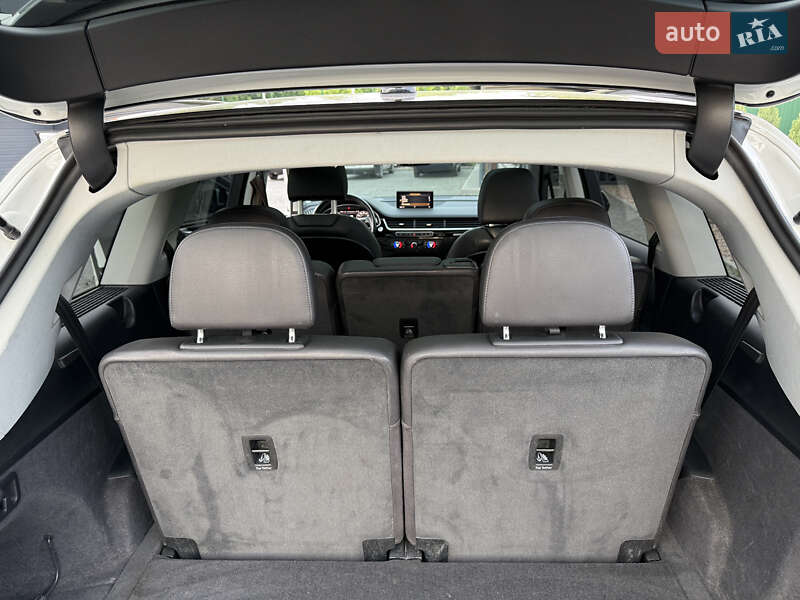 Внедорожник / Кроссовер Audi Q7 2016 в Коростышеве