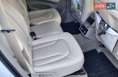 Внедорожник / Кроссовер Audi Q7 2015 в 