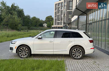 Внедорожник / Кроссовер Audi Q7 2017 в 
