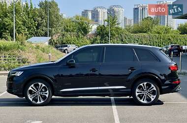 Внедорожник / Кроссовер Audi Q7 2020 в 