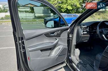 Внедорожник / Кроссовер Audi Q7 2020 в 
