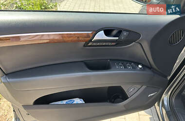 Внедорожник / Кроссовер Audi Q7 2013 в 
