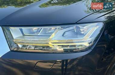 Внедорожник / Кроссовер Audi Q7 2016 в 
