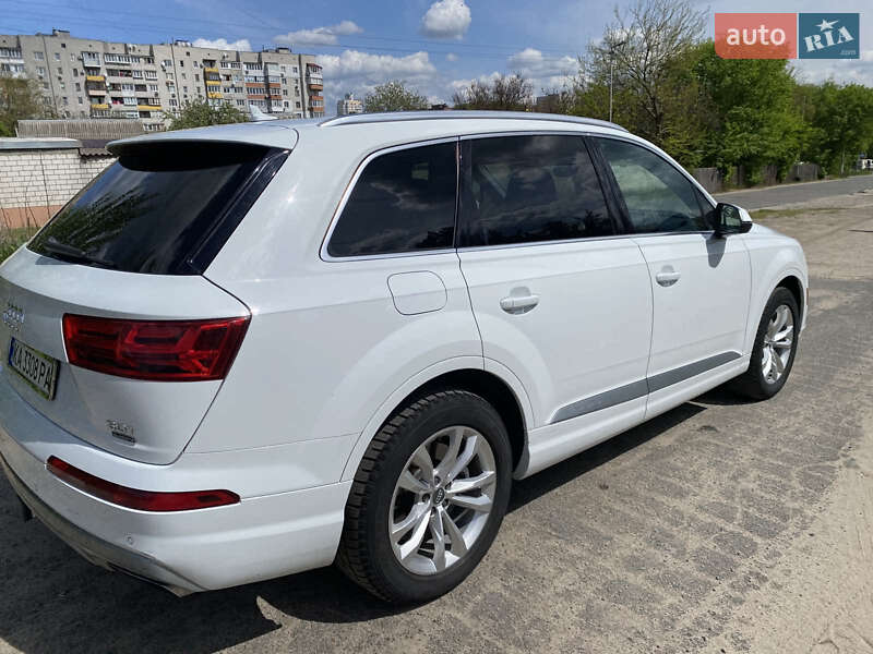 Позашляховик / Кросовер Audi Q7 2017 в Києві