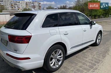 Внедорожник / Кроссовер Audi Q7 2017 в 