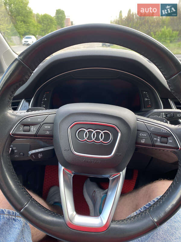 Позашляховик / Кросовер Audi Q7 2017 в Києві