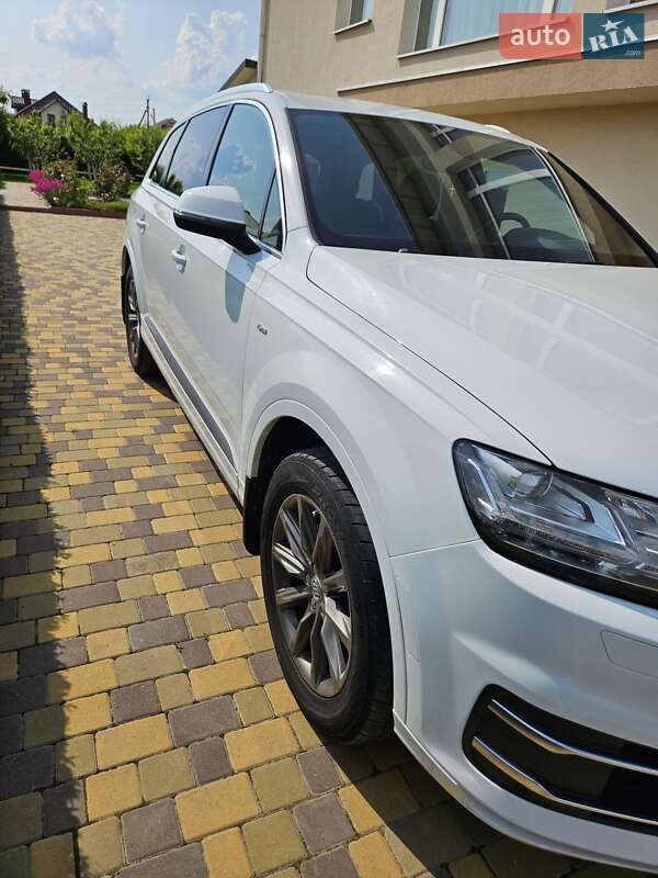 Внедорожник / Кроссовер Audi Q7 2016 в Хмельницком