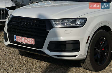 Внедорожник / Кроссовер Audi Q7 2017 в 