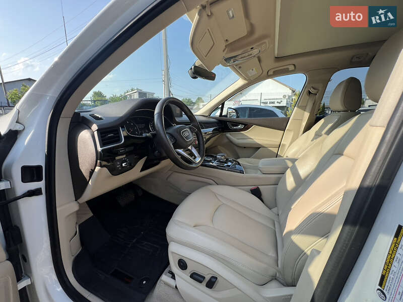 Внедорожник / Кроссовер Audi Q7 2017 в Стрые
