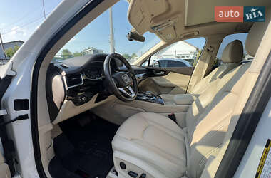 Внедорожник / Кроссовер Audi Q7 2017 в 