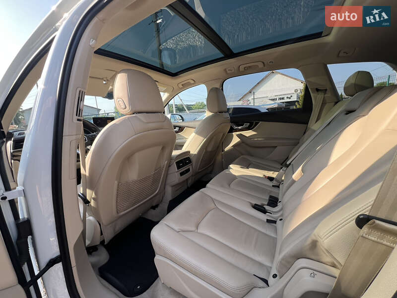Внедорожник / Кроссовер Audi Q7 2017 в Стрые
