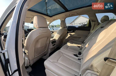 Внедорожник / Кроссовер Audi Q7 2017 в 