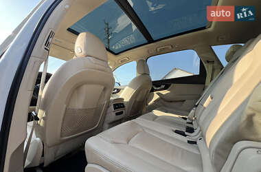 Внедорожник / Кроссовер Audi Q7 2017 в 