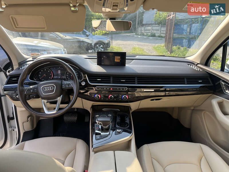 Внедорожник / Кроссовер Audi Q7 2017 в Стрые