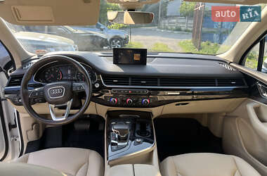 Внедорожник / Кроссовер Audi Q7 2017 в 