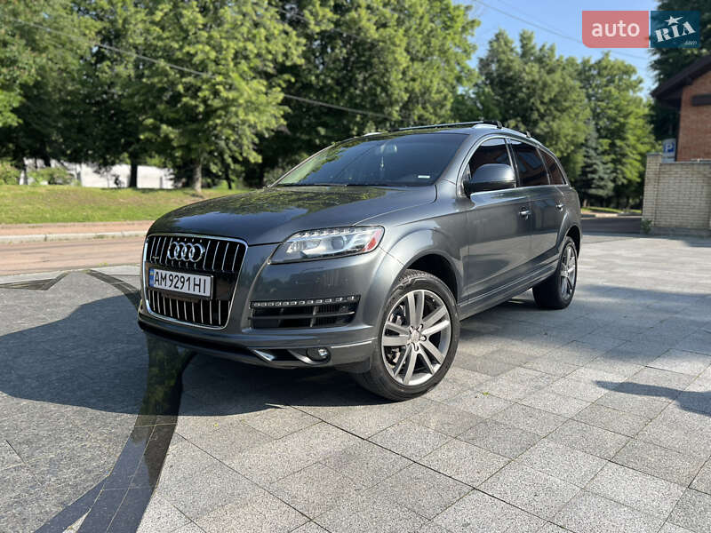 Внедорожник / Кроссовер Audi Q7 2013 в 